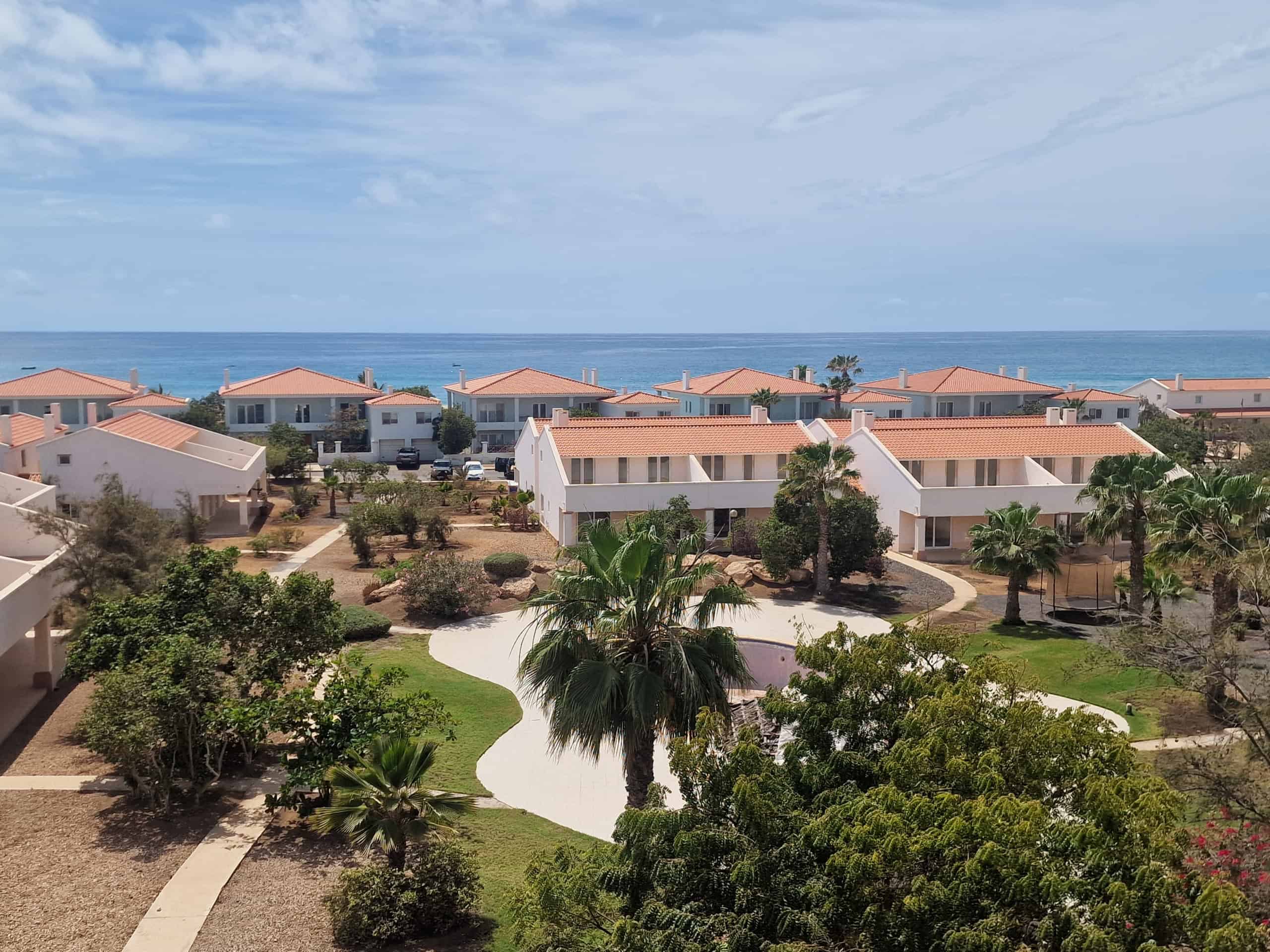 3 Bed Paradise Beach Penthouse: Stunning Ocean Views