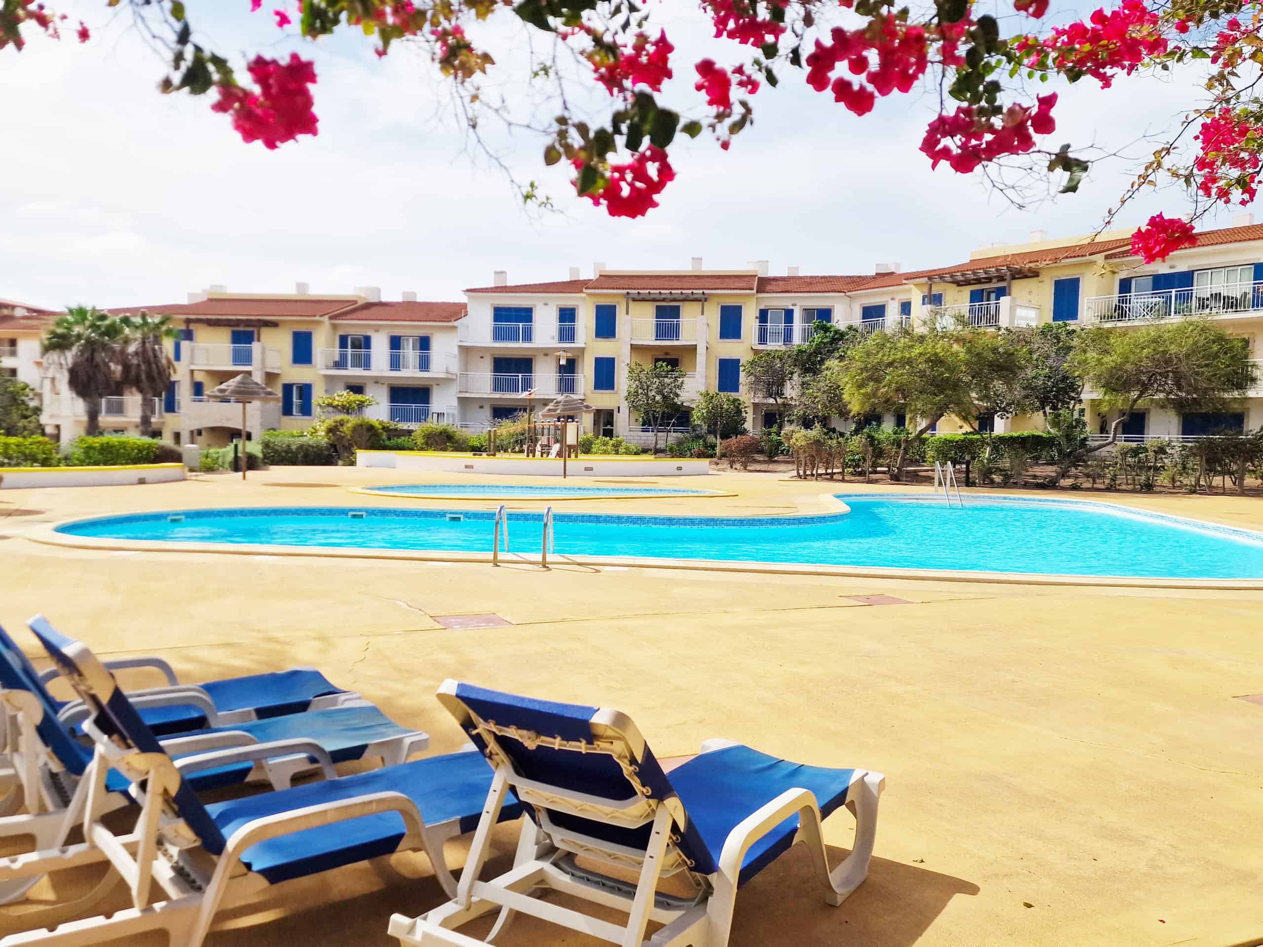 Ground Floor 2 Bed KEY READY Apartment: Coprosma, Vila Verde
