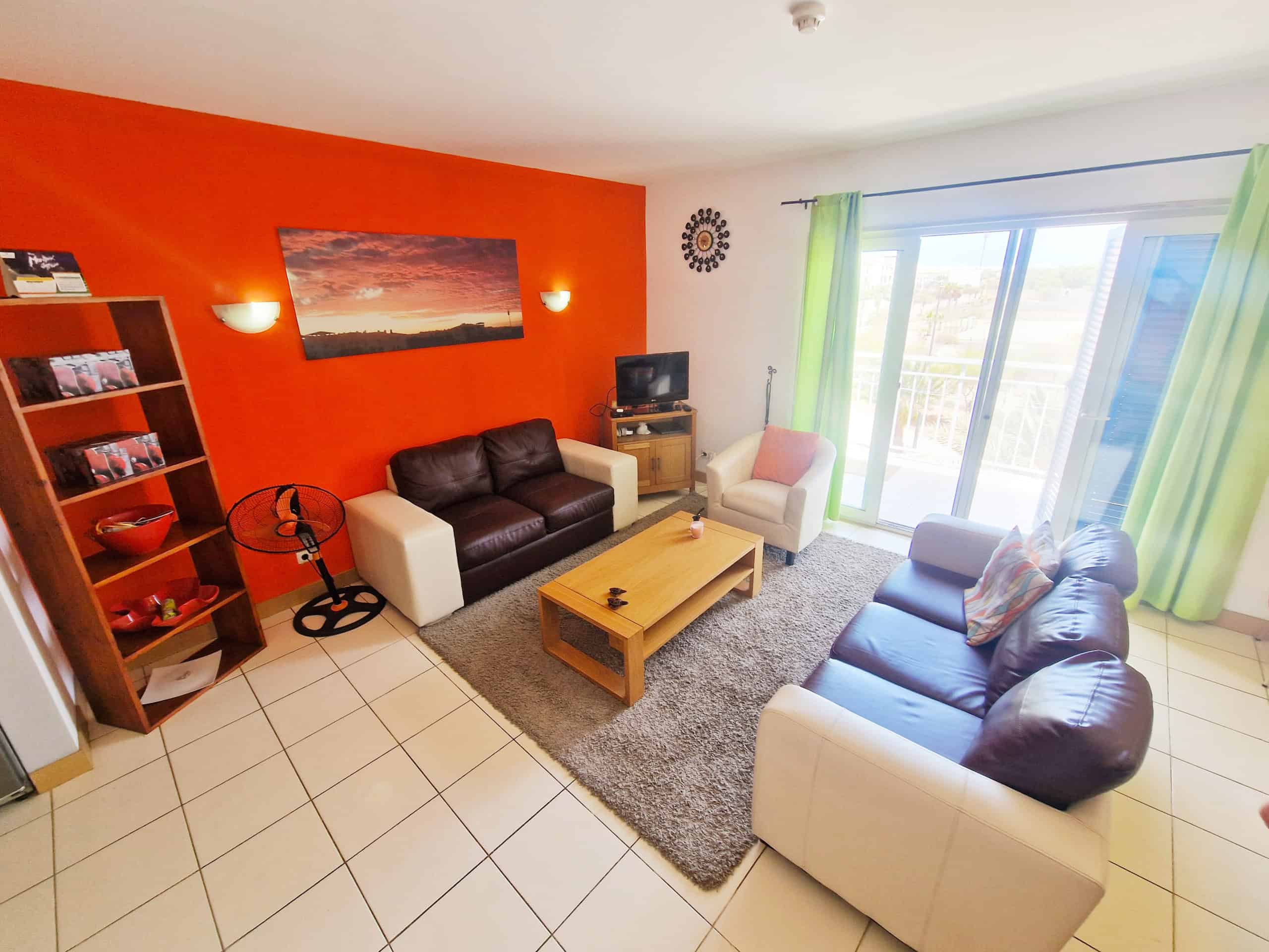 T1 VILA VERDE PENTHOUSE FOR SALE: Fabulous Refurbished Lantana Apartment
