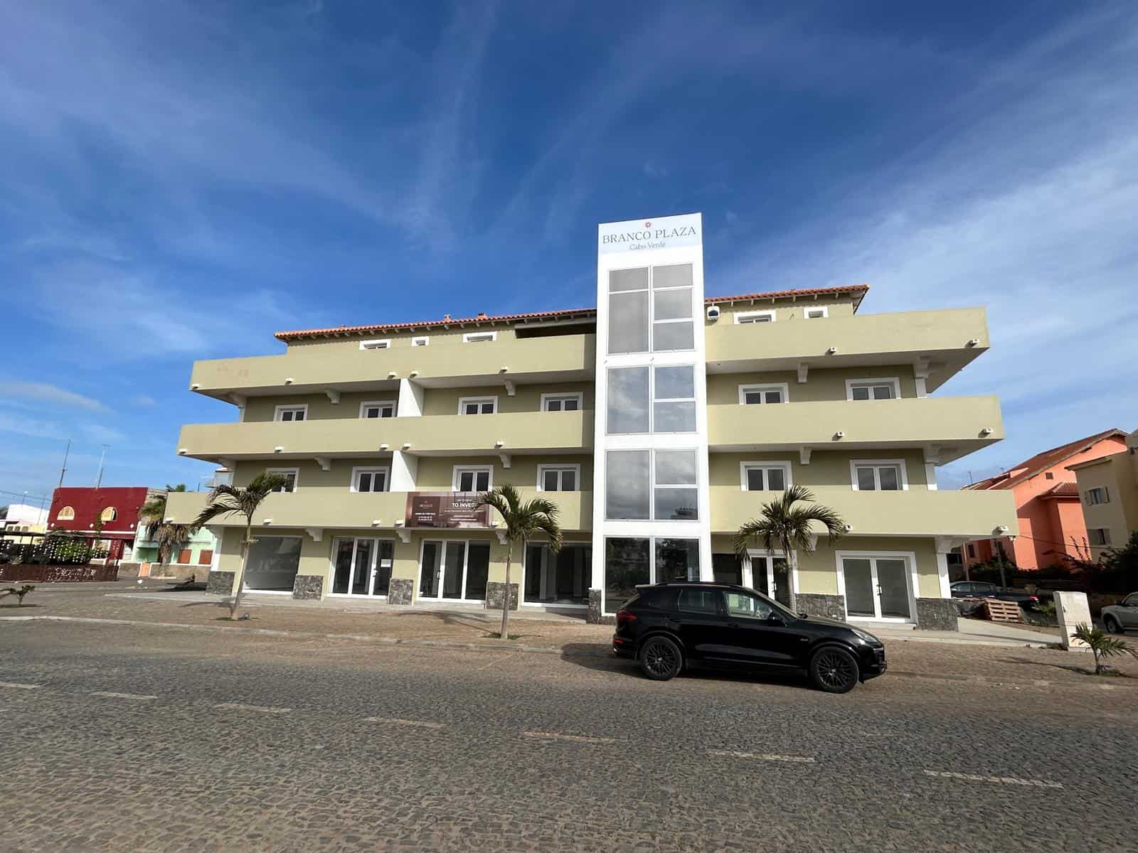 Coladeira Apartment Santa Maria – Spacious Renovated T2 at Branco Plaza