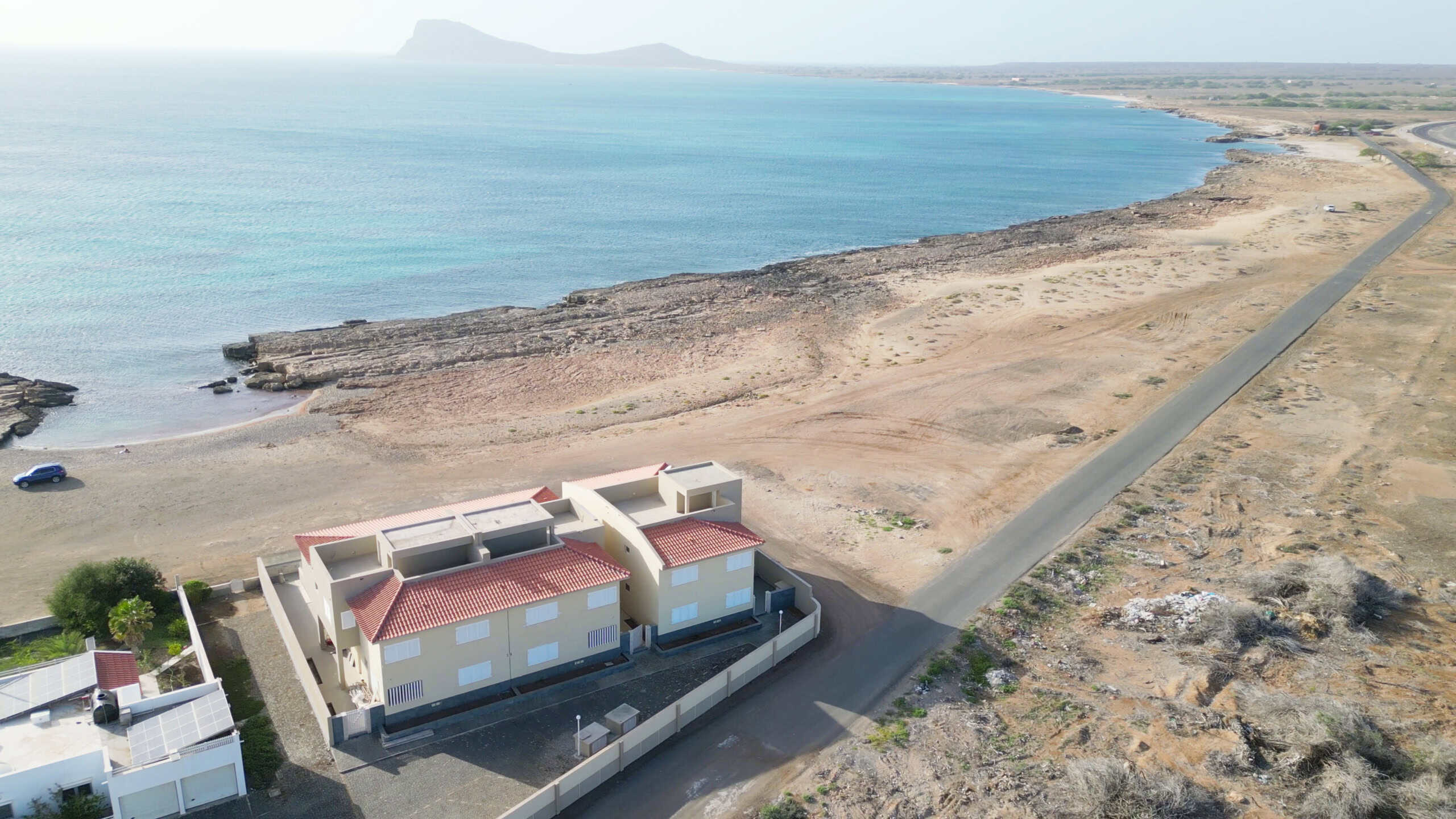 Frontline Murdeira 3 Bed Townhouse: Stunning Sea Views